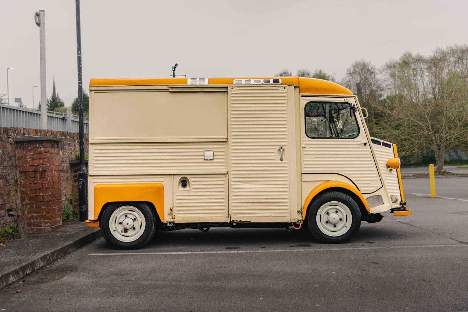 1970 Citroen HY Van Fully fitted-out boutique catering van ready to go into business - Image 12 of 59