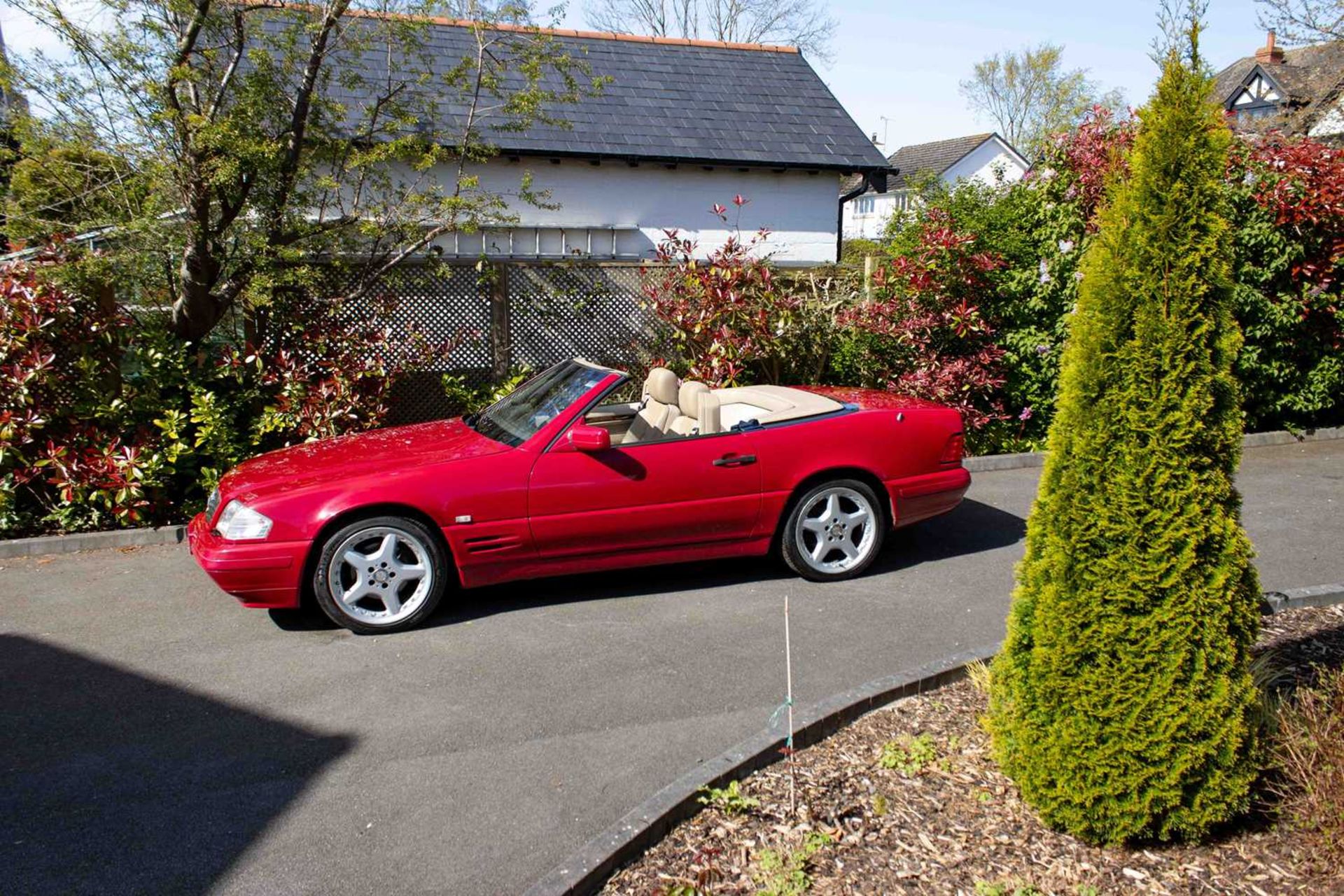 1997 Mercedes 320SL ***NO RESERVE*** Complete with desirable panoramic hardtop  - Image 11 of 94