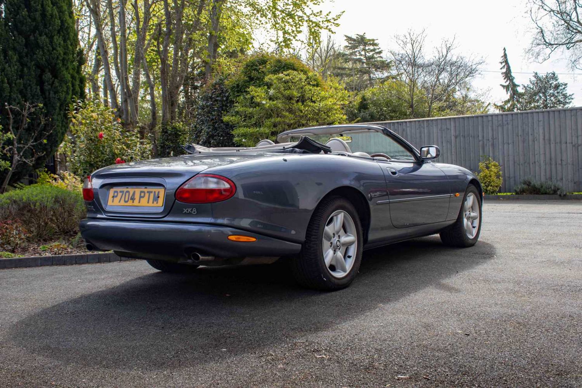 1997 Jaguar XK8 Convertible ***NO RESERVE*** Only one former keeper and full service history  - Image 17 of 89