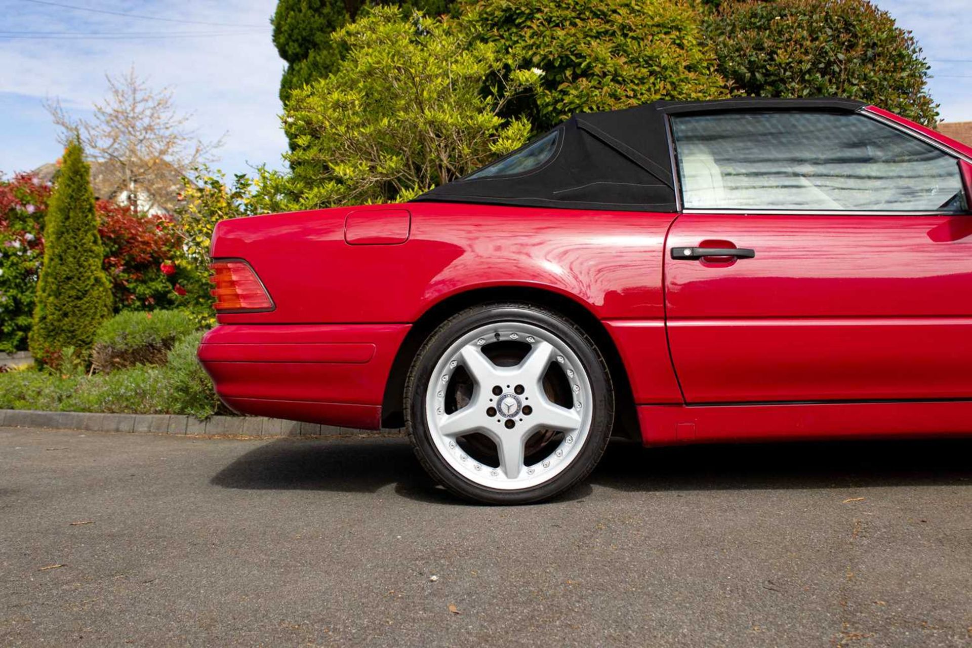 1997 Mercedes 320SL ***NO RESERVE*** Complete with desirable panoramic hardtop  - Image 26 of 94