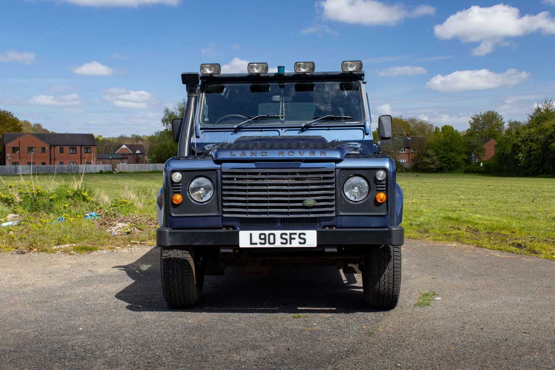 2007 Land Rover Defender 90 County  Powered by the 2.4-litre TDCi unit and features numerous tastefu - Image 3 of 76