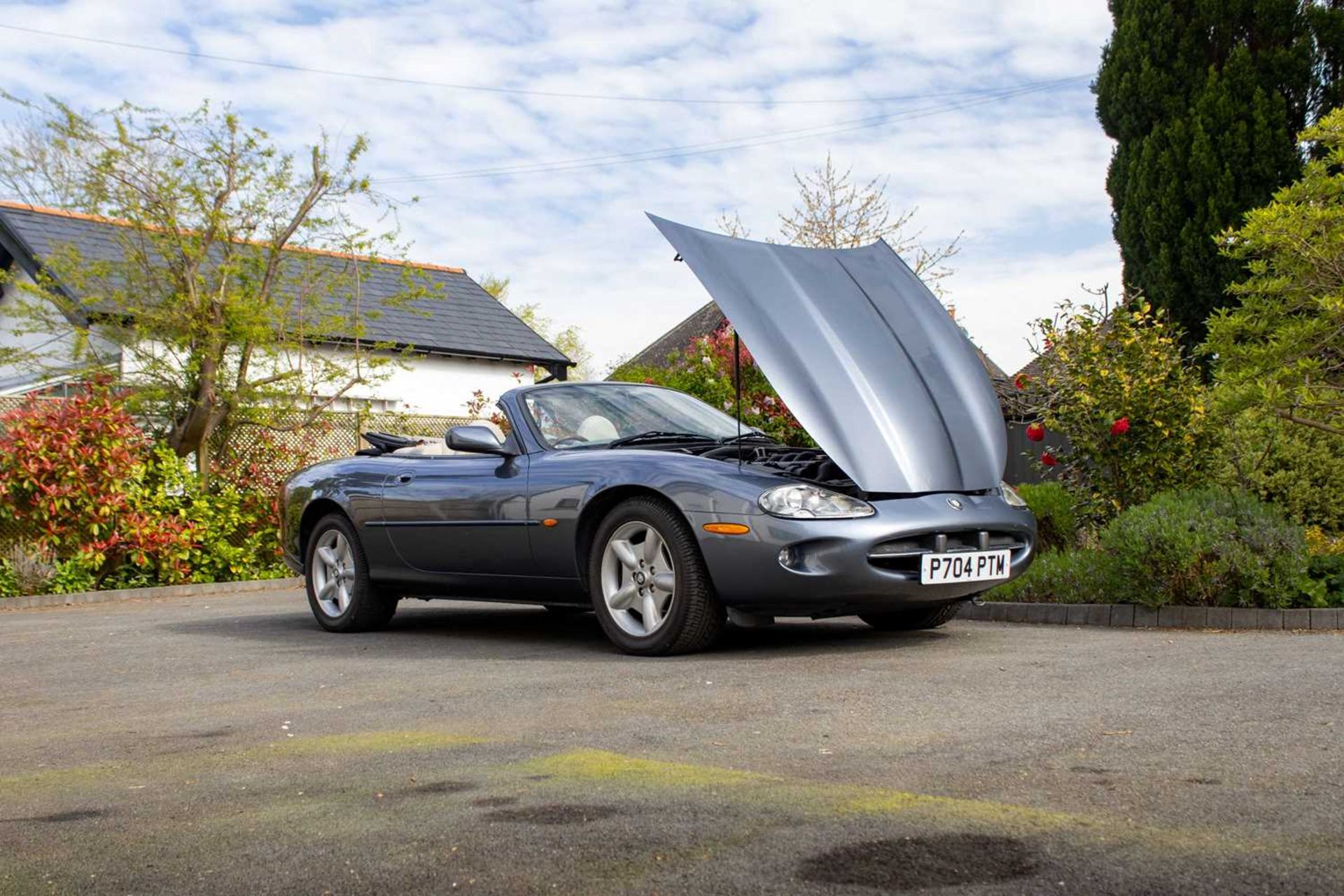 1997 Jaguar XK8 Convertible ***NO RESERVE*** Only one former keeper and full service history  - Image 79 of 89