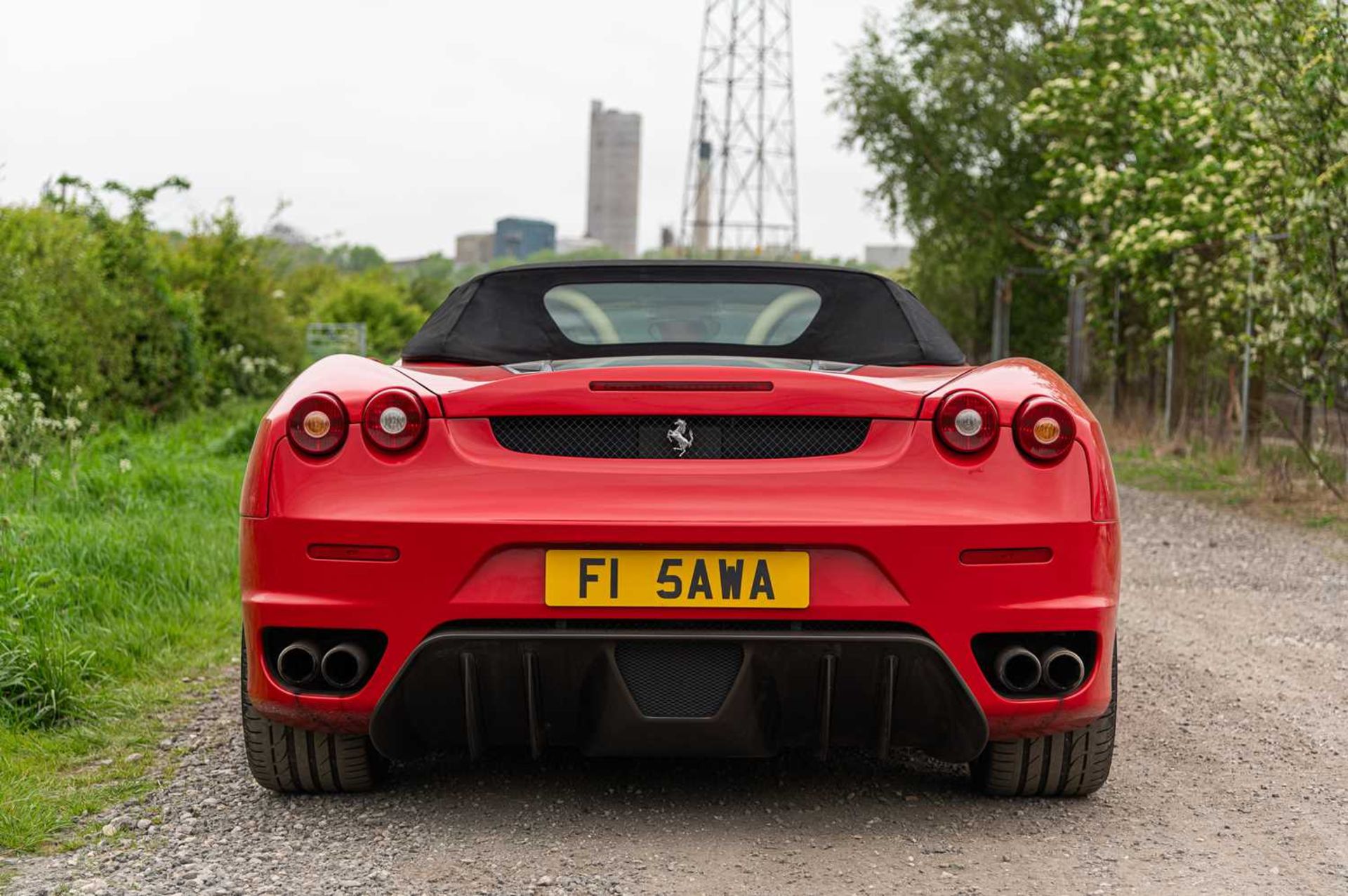 2005 Ferrari F430 Spider Well-specified F1 model finished in Rosso Corsa, over Crema with numerous c - Image 10 of 75