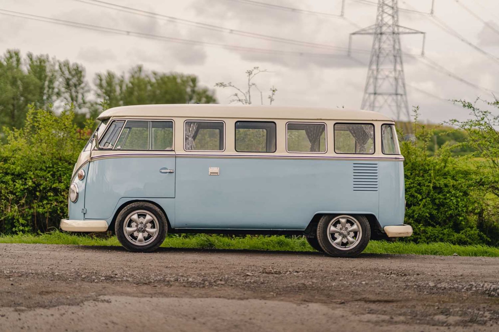 1970 VW T2 Camper ***NO RESERVE*** Rare 15-window Deluxe with upgraded engine and many tasteful inte - Image 6 of 55