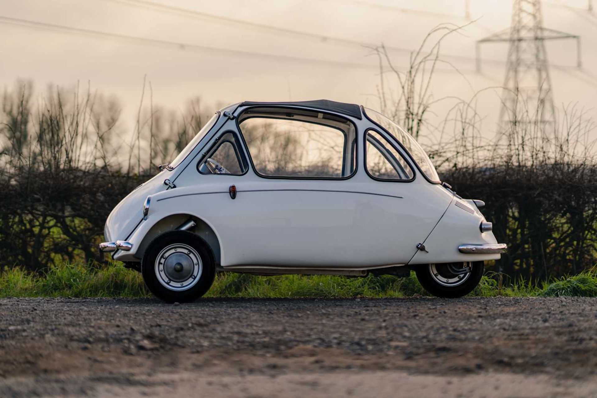 1964 Heinkel Trojan 200 ***NO RESERVE*** An ultra-rare RHD home market car, with the same owner for  - Image 11 of 29