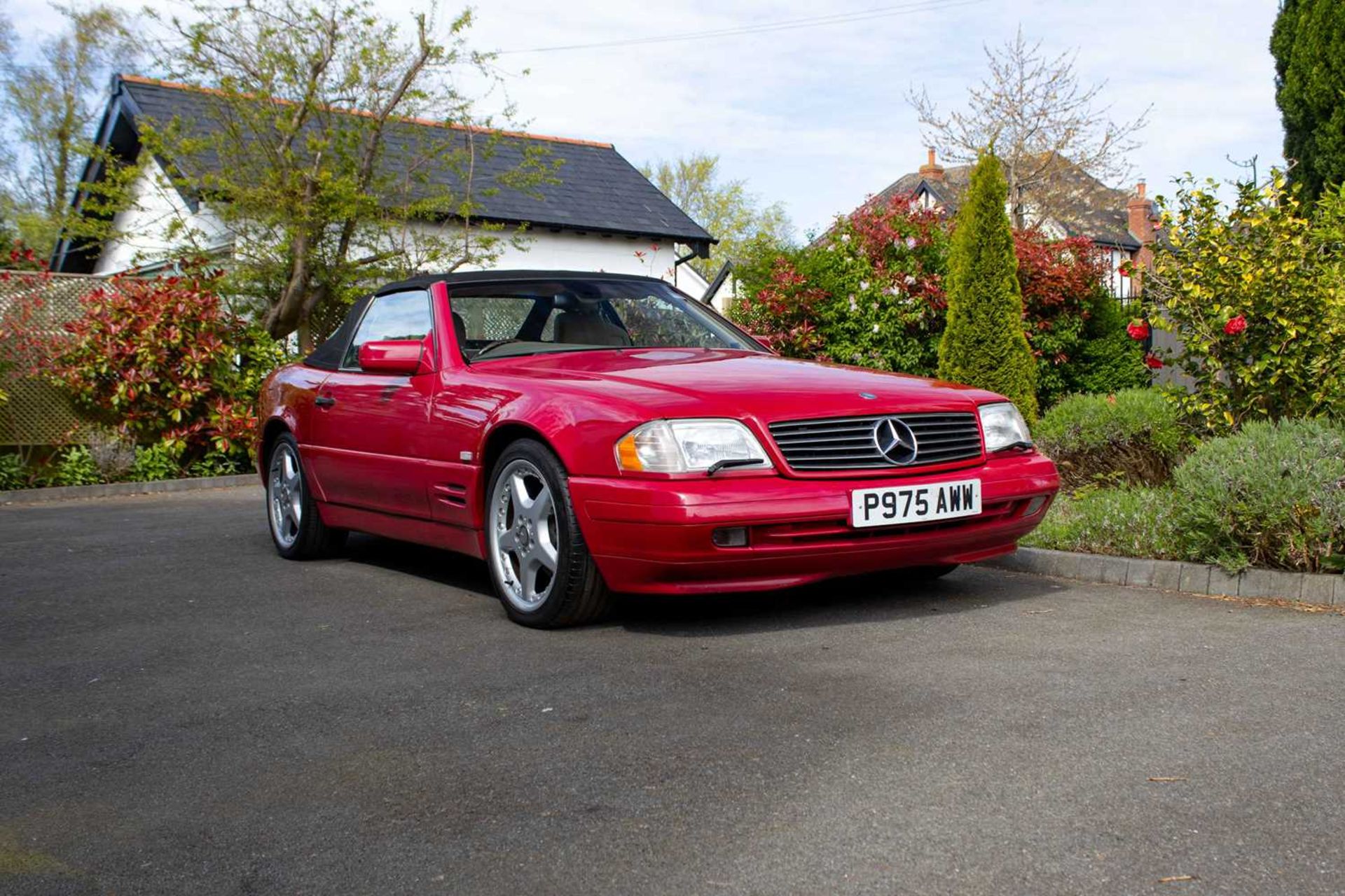 1997 Mercedes 320SL ***NO RESERVE*** Complete with desirable panoramic hardtop  - Image 2 of 94