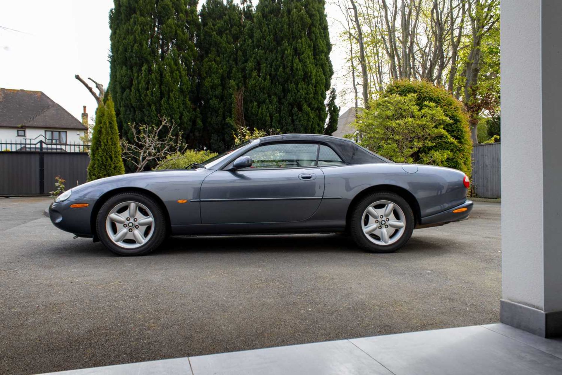 1997 Jaguar XK8 Convertible ***NO RESERVE*** Only one former keeper and full service history  - Image 9 of 89