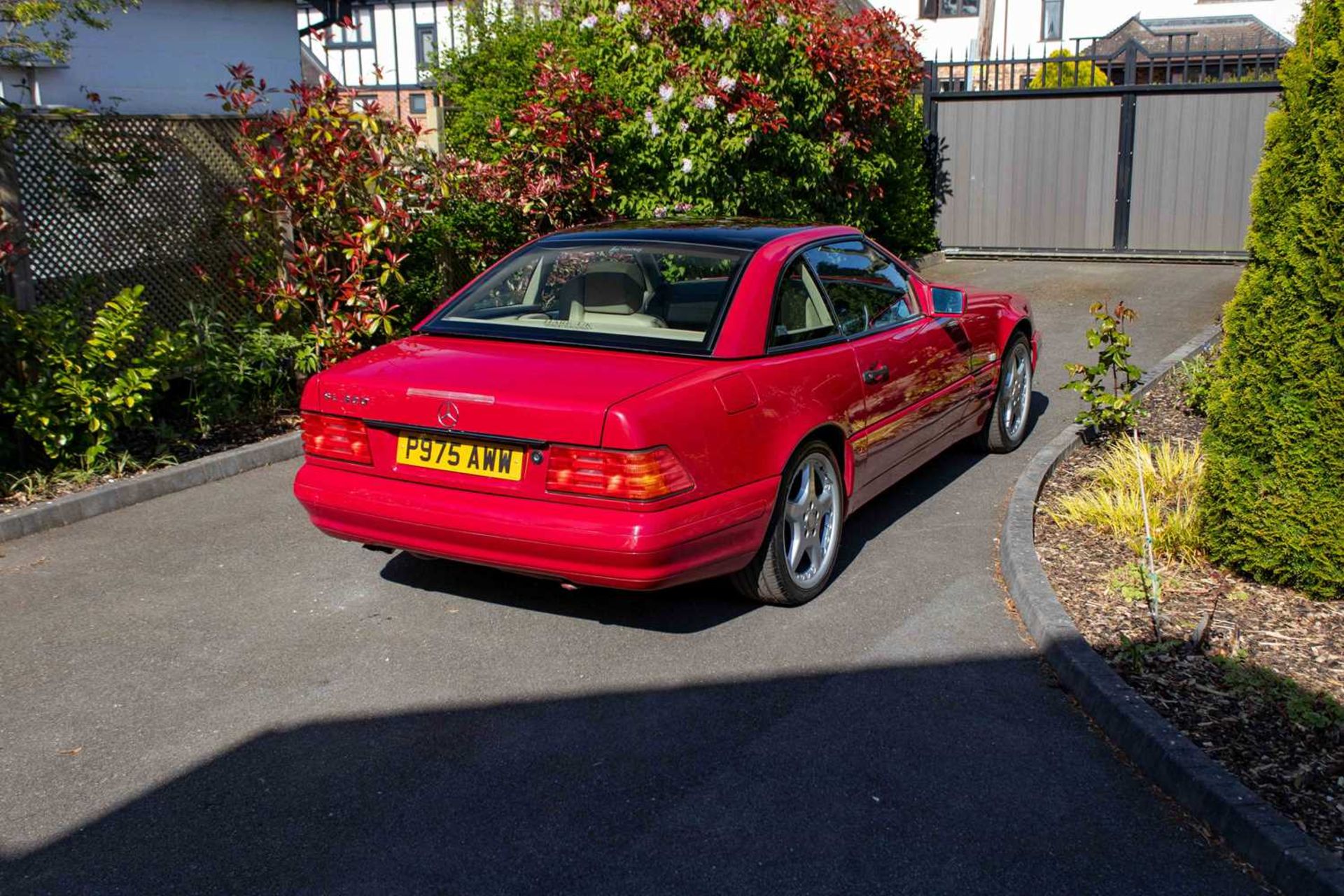 1997 Mercedes 320SL ***NO RESERVE*** Complete with desirable panoramic hardtop  - Image 21 of 94