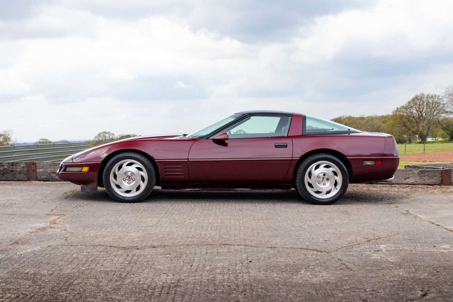 1993 Chevrolet Corvette C4  The highly sought-after 40th Anniversary Edition  - Image 8 of 78