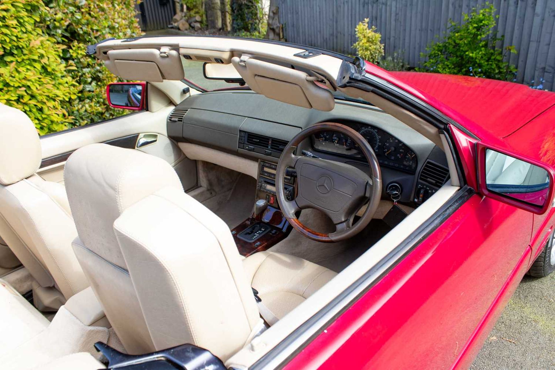 1997 Mercedes 320SL ***NO RESERVE*** Complete with desirable panoramic hardtop  - Image 74 of 94
