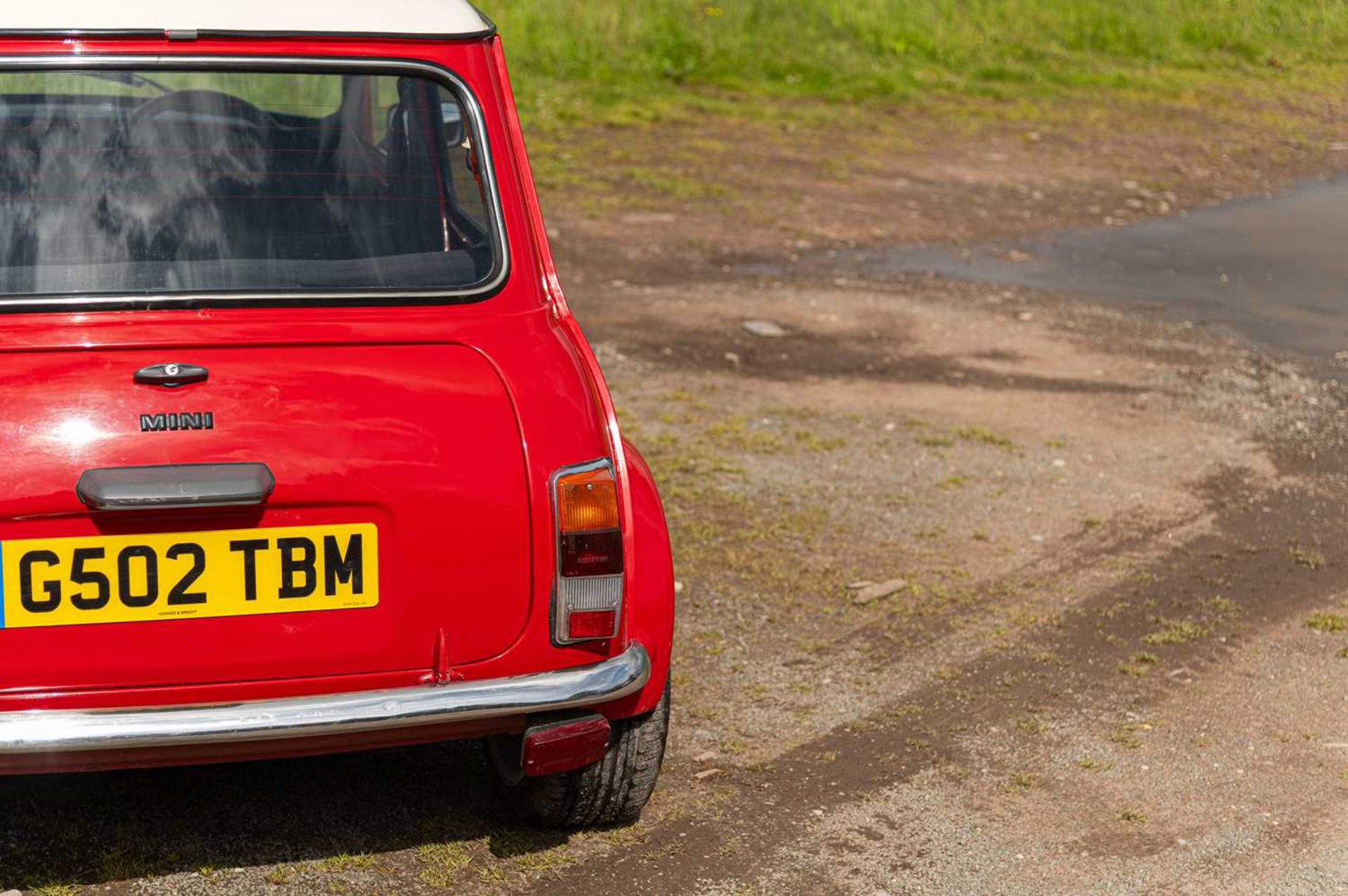 1989 Mini 1000 A well-presented example, with shades of 'The Italian Job' in its livery - Image 23 of 66