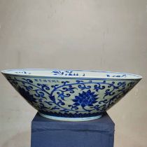 Ming Dynasty Xuande year blue and white bamboo hat bowl with entwining lotus pattern