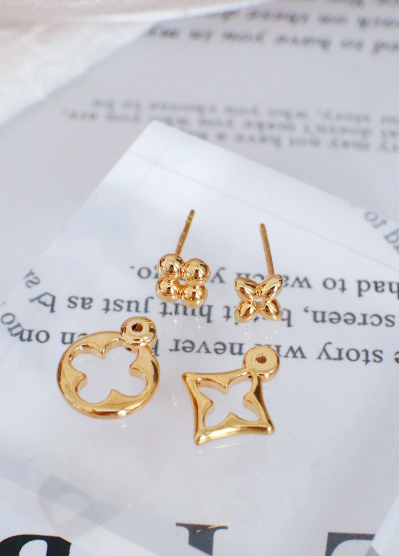 18K gold asymmetric stud earrings - Image 4 of 4