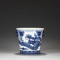 Ming Dynasty Xuande blue and white palace sacrificial furnace with gluttonous cloud and dragon patte