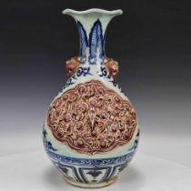 Blue and white two-year window, red glaze, engraved porcelain, pinched flower, animal head with ear