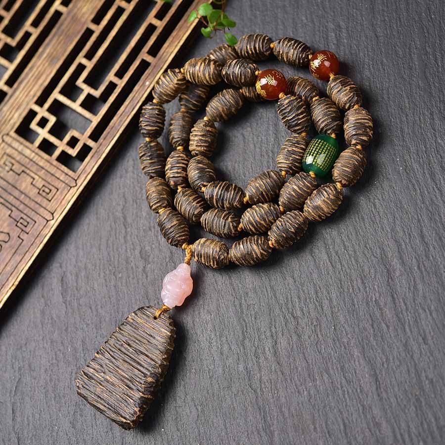 Worm leakage old material agarwood Wushi brand necklace