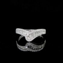 Diamond V Ring