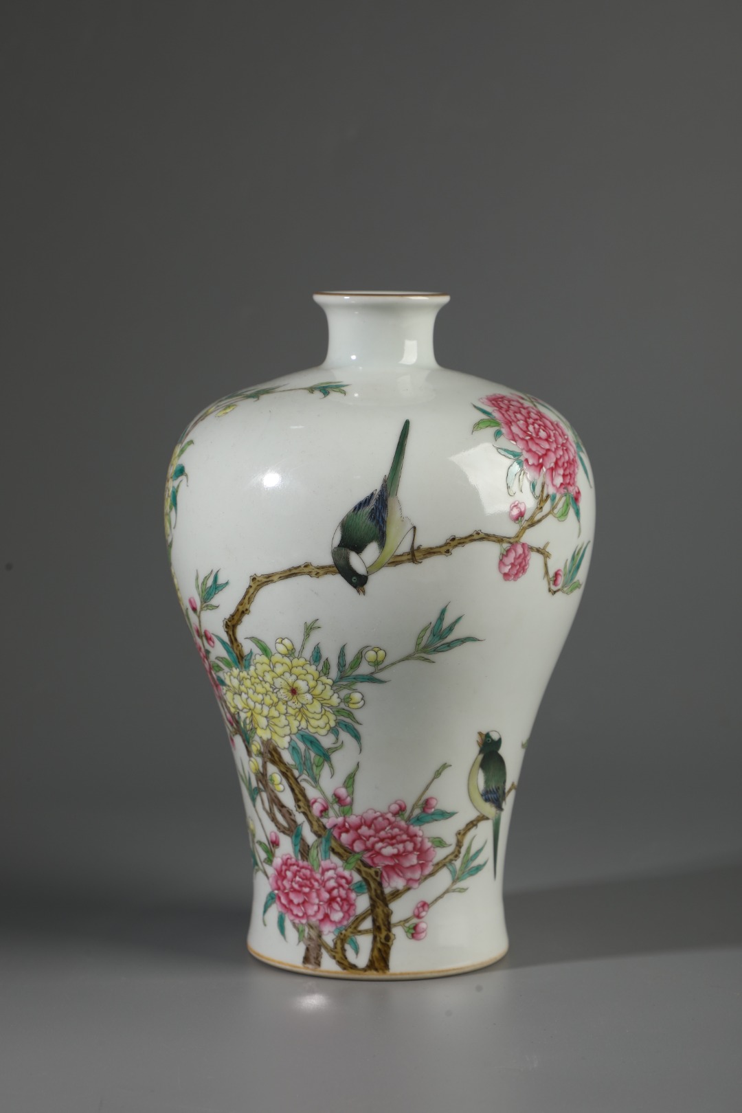 Famille rose plum vase made during the Yongzheng period of the Qing Dynasty - Image 2 of 9