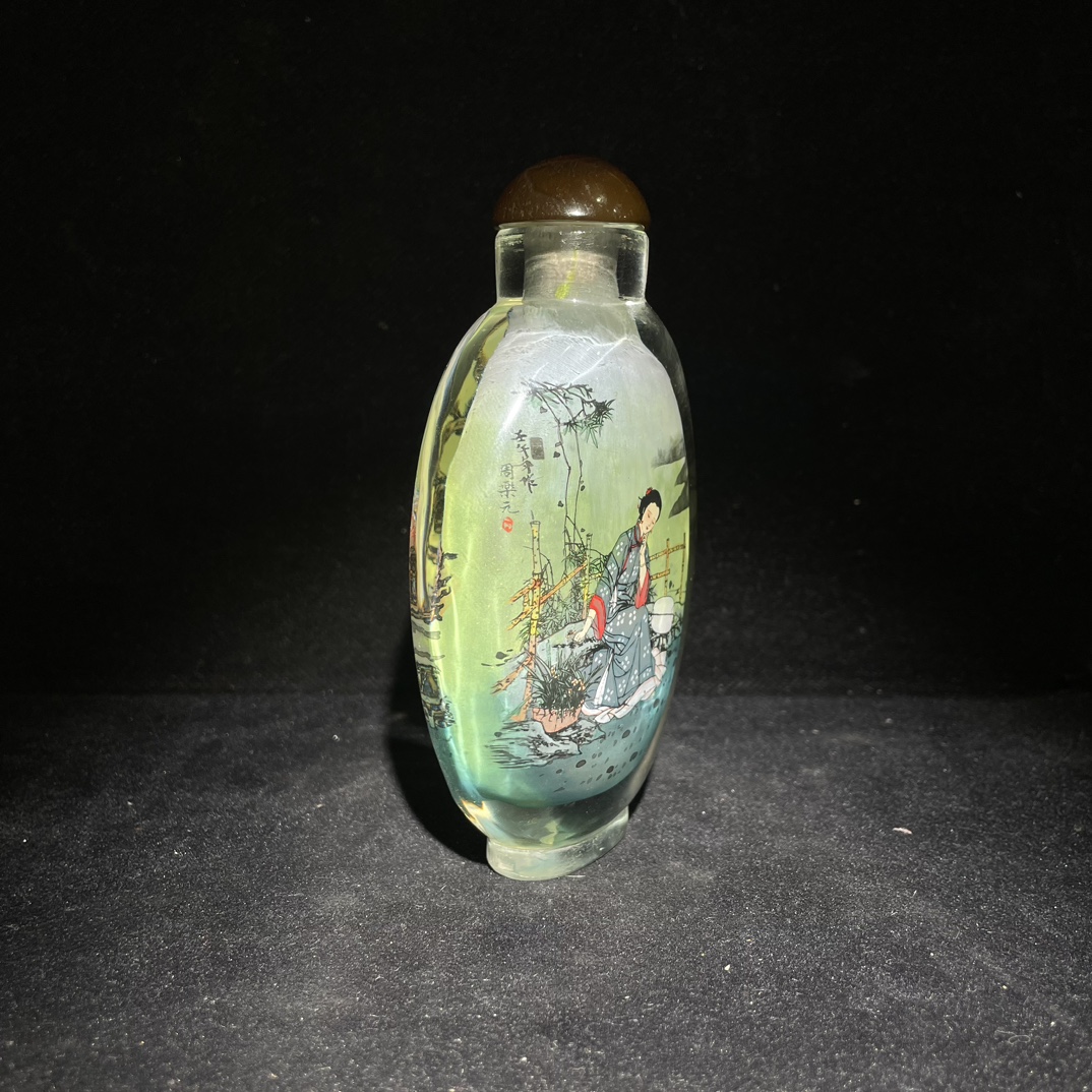 Colored glaze snuff bottle with inner painting of ladies - Image 6 of 9