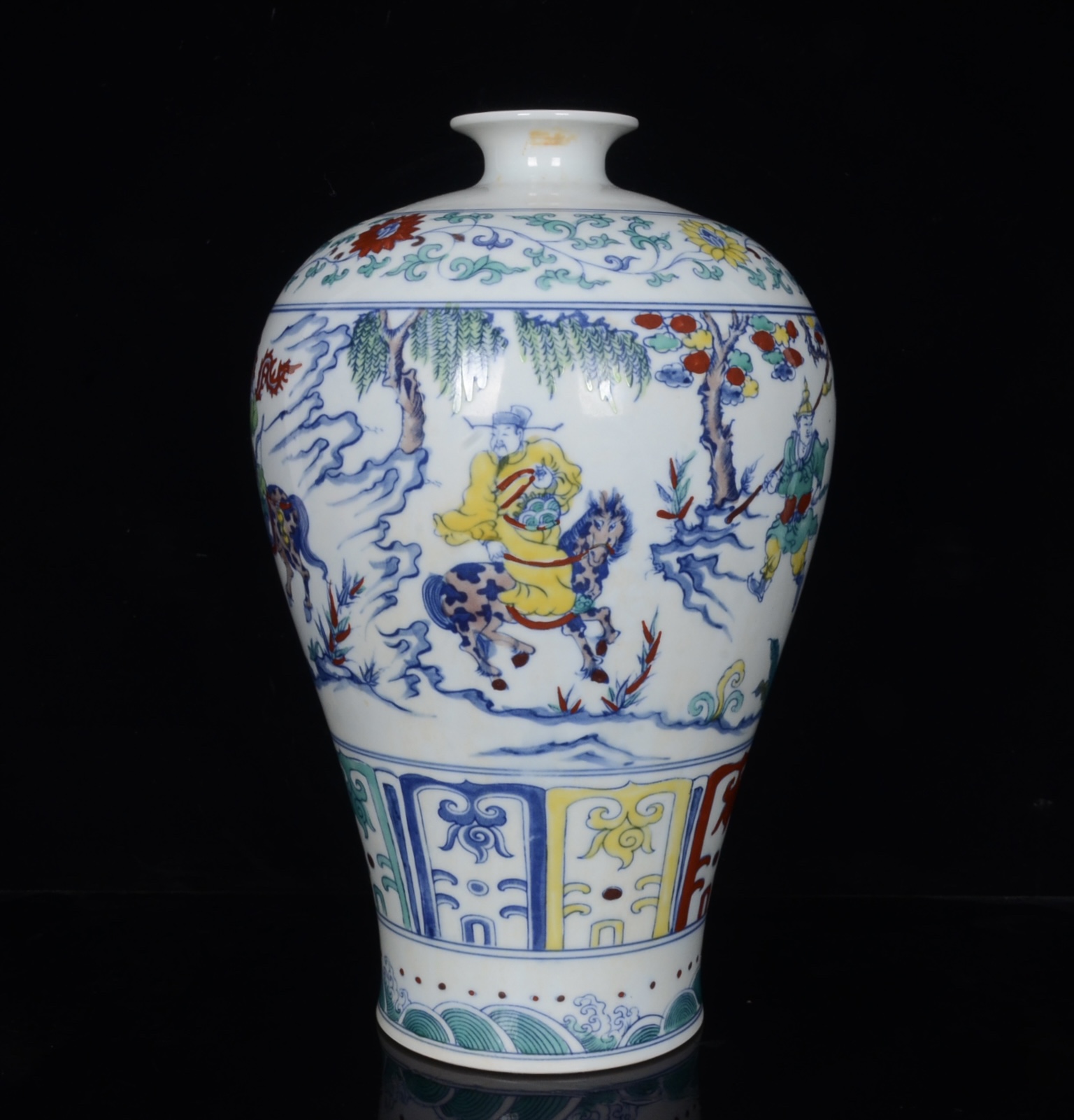 Ming Dynasty A pair of plum vases decorated with the story of Guiguzi¡¯s Descending the Mountain fro - Image 4 of 9