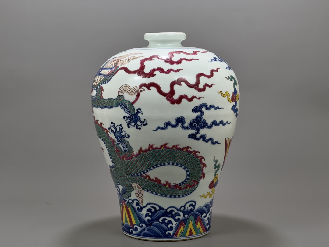 Ming Xuande colorful dragon and phoenix pattern plum vase - Image 5 of 9