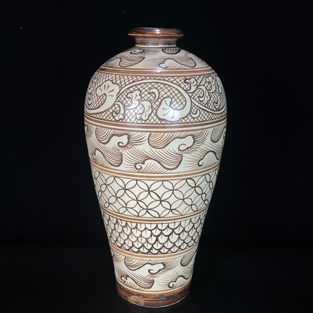 Song Dynasty Cizhou Kiln Seawater Geometric Pattern Plum Vase - Image 6 of 9