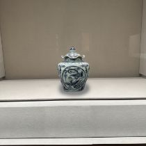 Ming Hongwu blue and white phoenix pattern lotus leaf jar