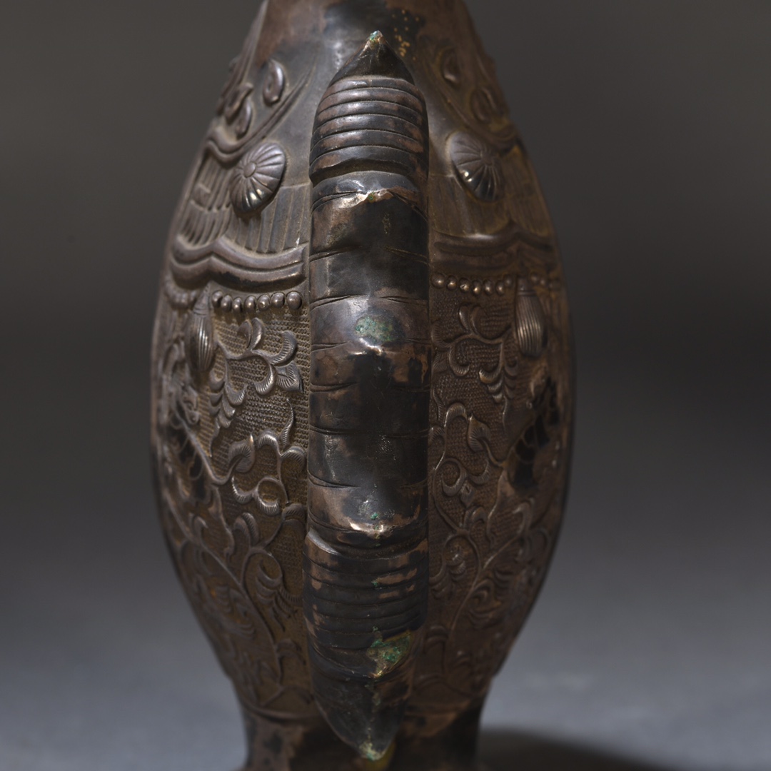 Tang Dynasty old sterling silver bottle with auspicious animal pattern cap - Image 6 of 9