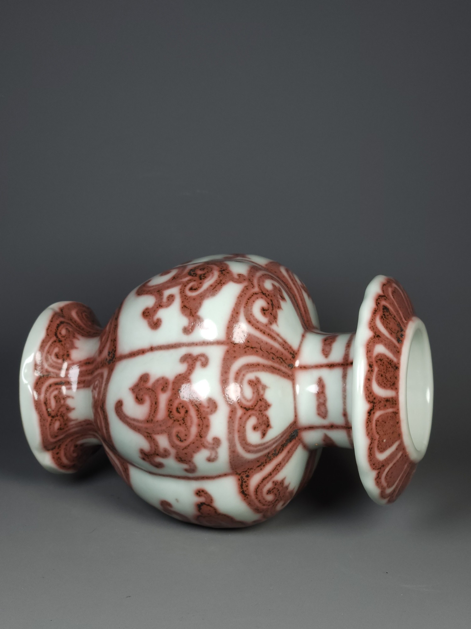 Ming Dynasty underglaze red pomegranate vase with Ganoderma lucidum pattern - Image 6 of 9