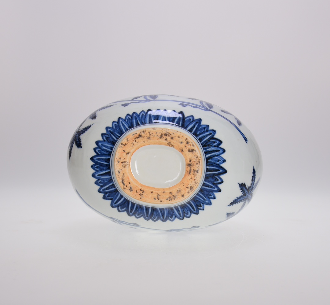 Ming Yongle blue and white okra pattern flat vase - Image 9 of 9