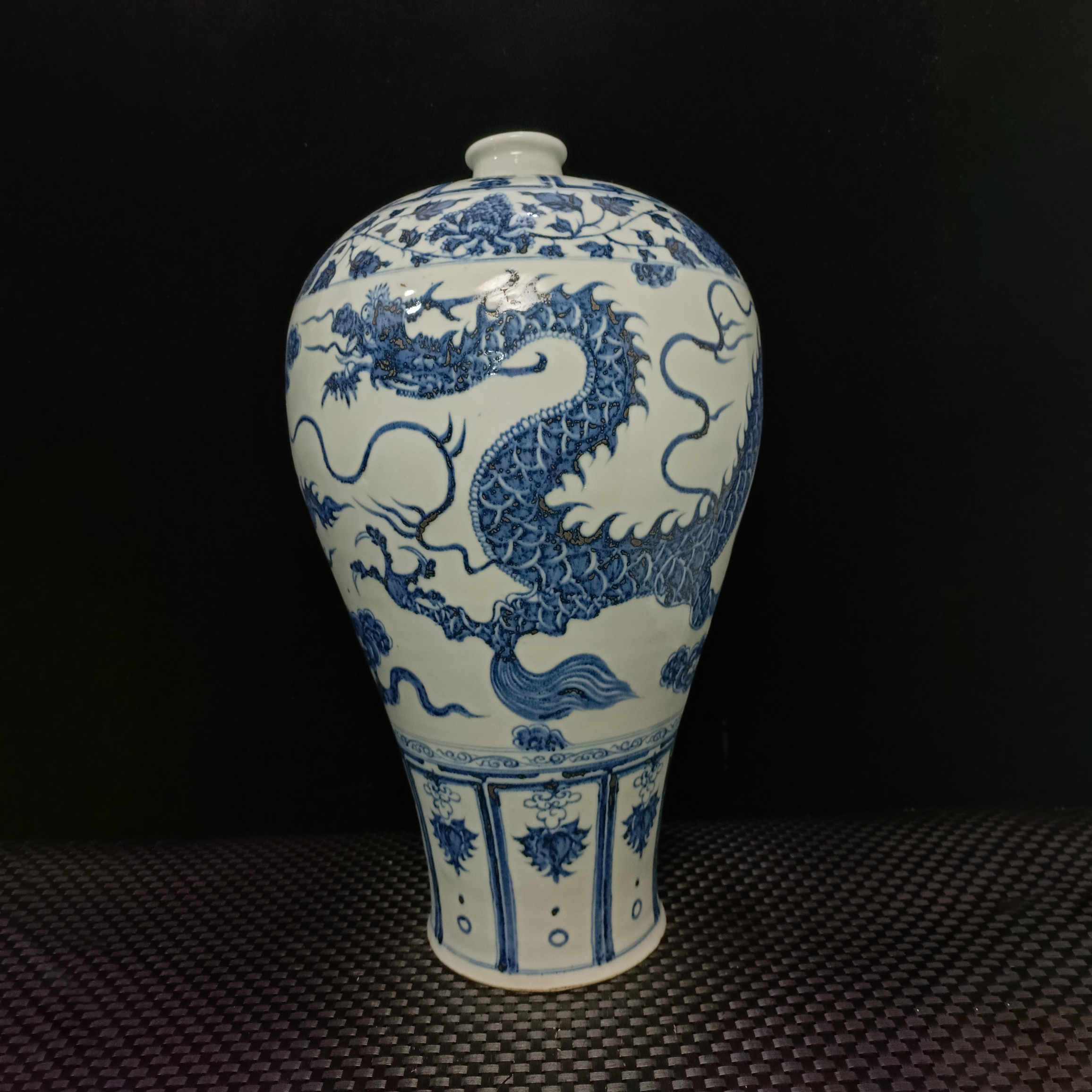 Ming dynasty blue and white plum vase with dragon pattern