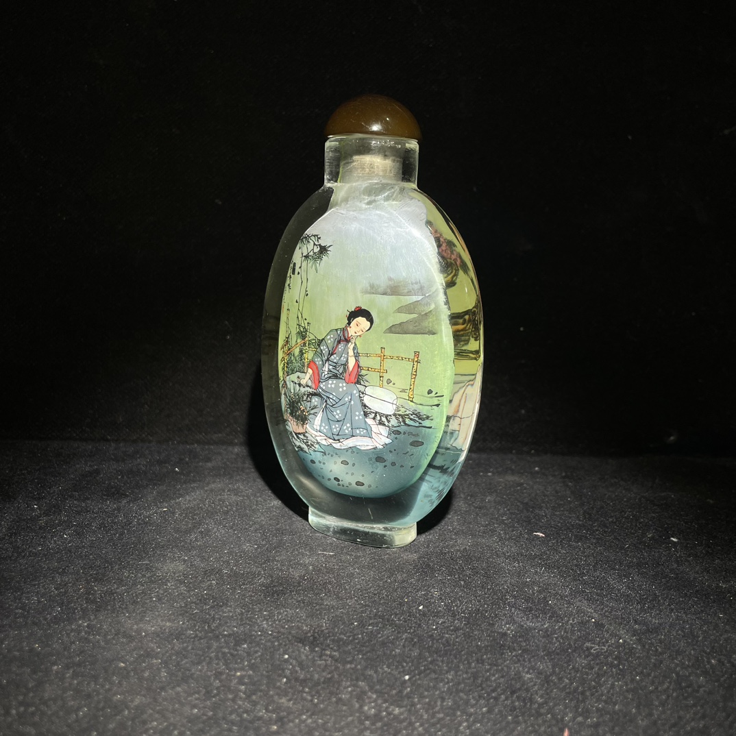 Colored glaze snuff bottle with inner painting of ladies - Image 2 of 9