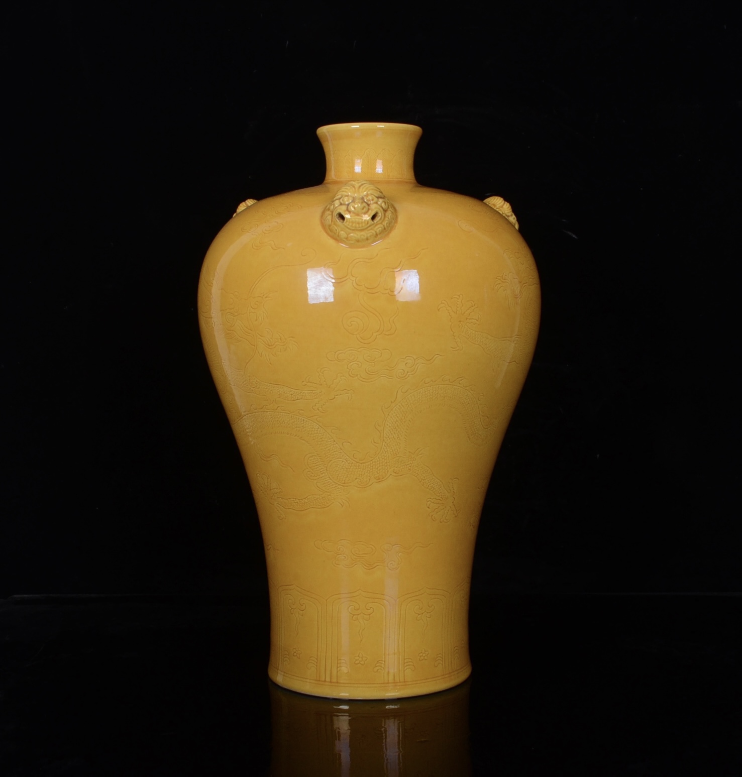 Kangxi yellow glaze plum vase with double dragon pattern carved in the Qing Dynasty - Image 3 of 9