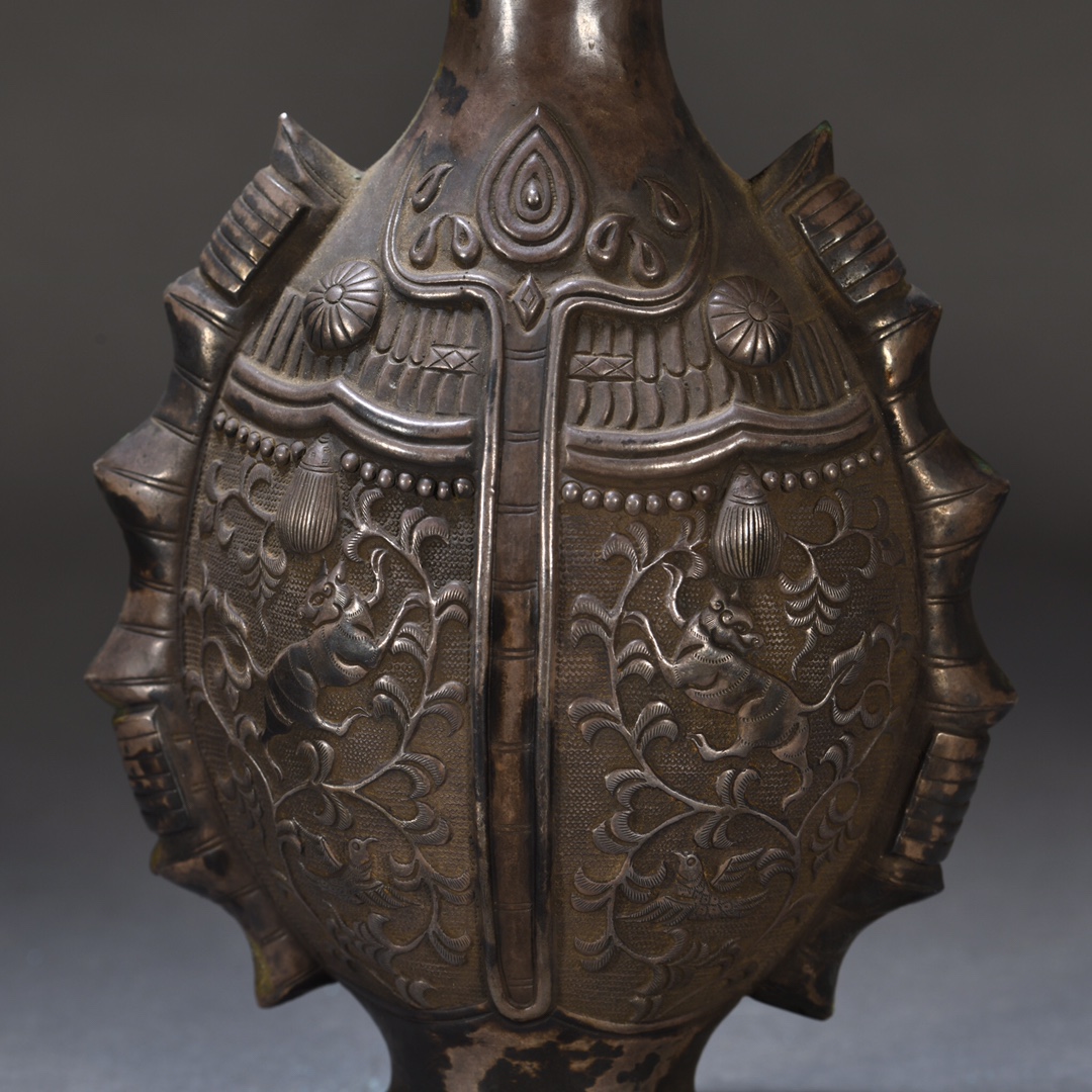 Tang Dynasty old sterling silver bottle with auspicious animal pattern cap - Image 5 of 9