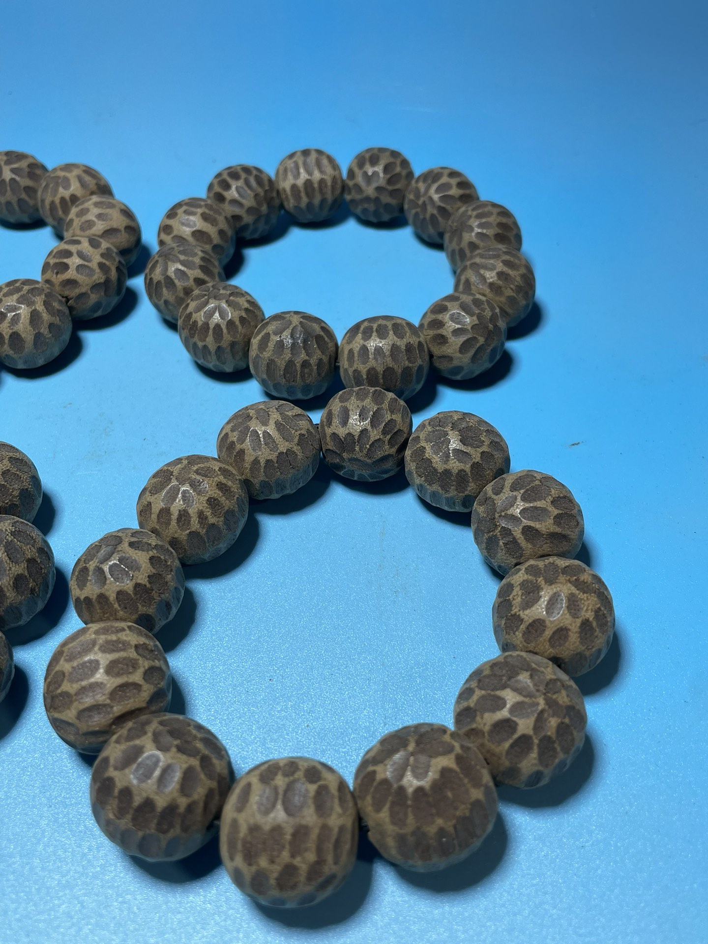 Exquisite collection of old material agarwood bracelets - Image 2 of 8