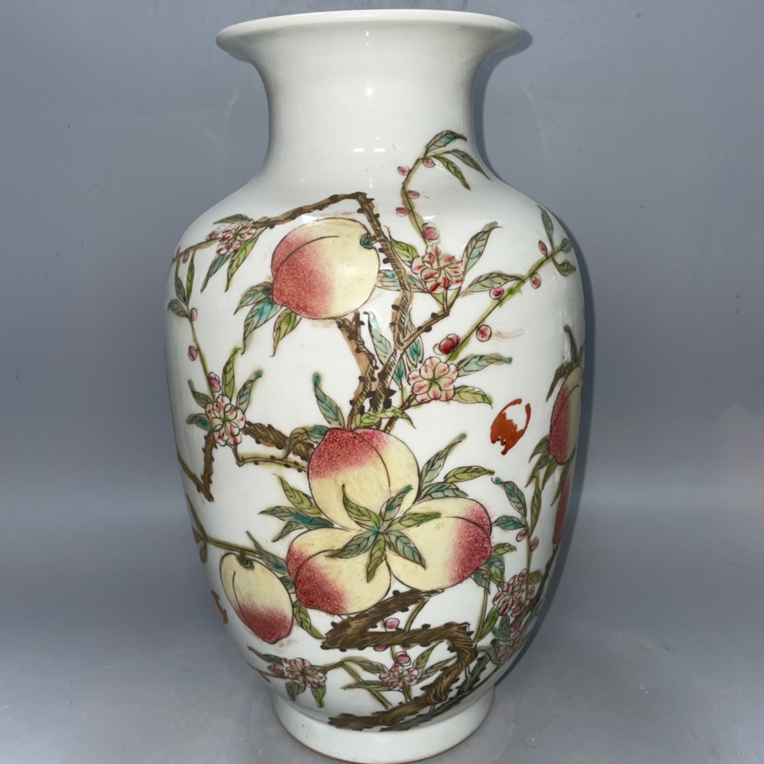 Nine-year-old peach vase made in the Yongzheng period of the Qing Dynasty - Image 2 of 9