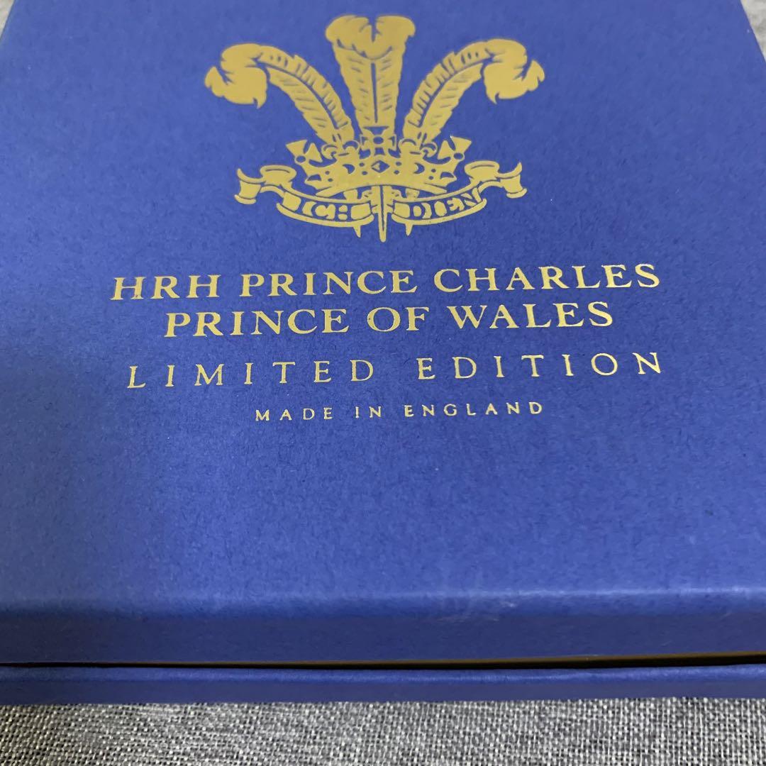 Good condition Prince Charles 70th anniversary round box 
 - Image 6 of 9