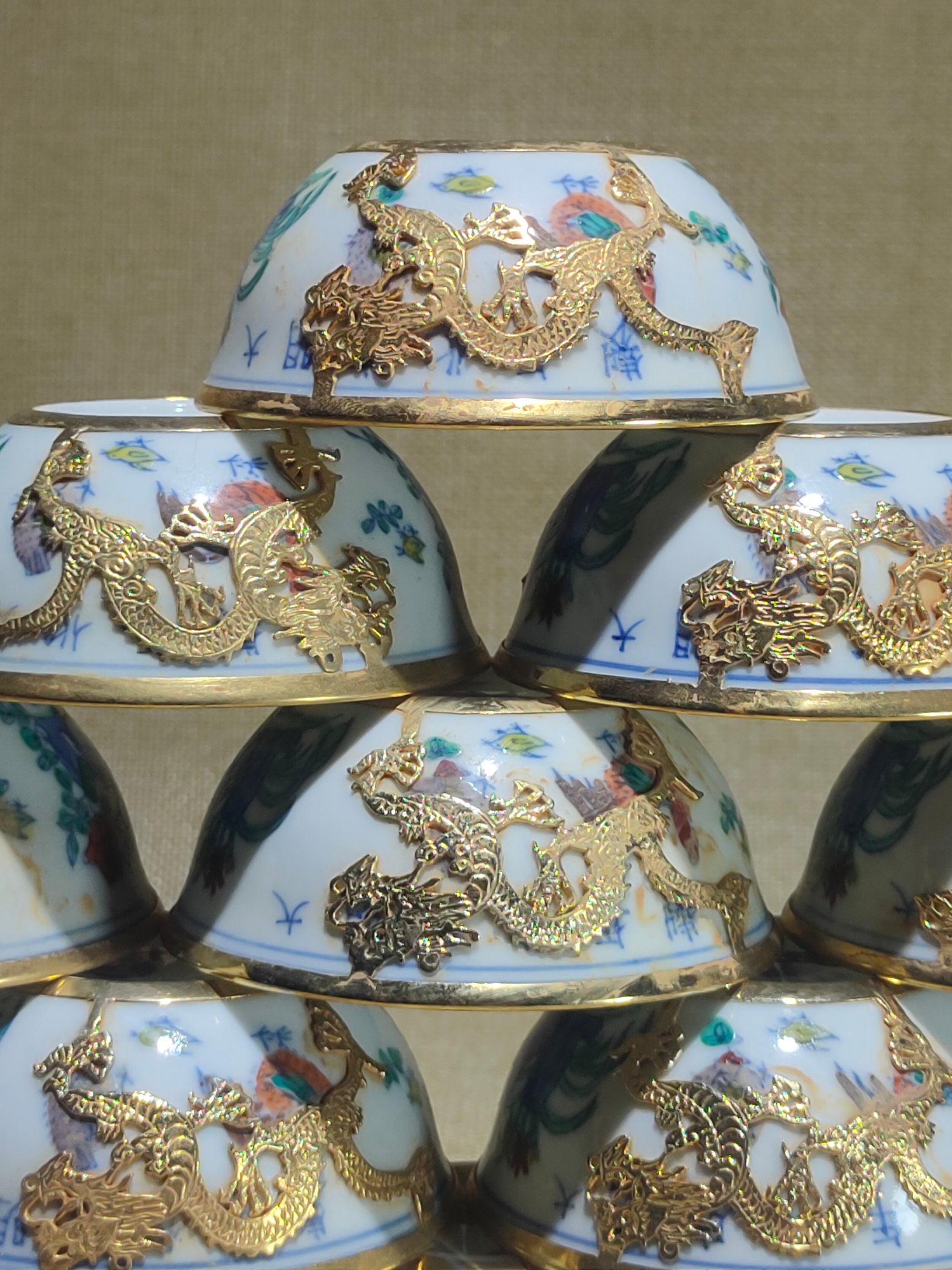 Ming Dynasty Chenghua Dou Color Wrapped Golden Chicken Jar Tea Cup - Image 2 of 9