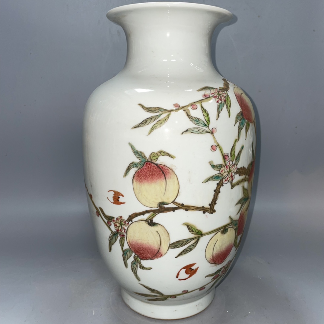 Nine-year-old peach vase made in the Yongzheng period of the Qing Dynasty - Image 4 of 9