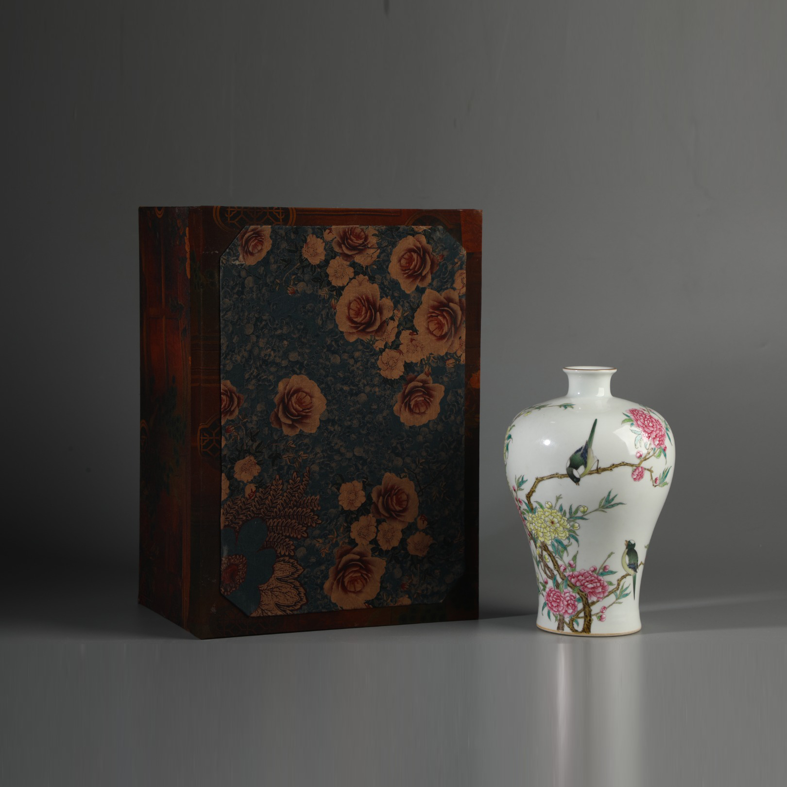 Famille rose plum vase made during the Yongzheng period of the Qing Dynasty