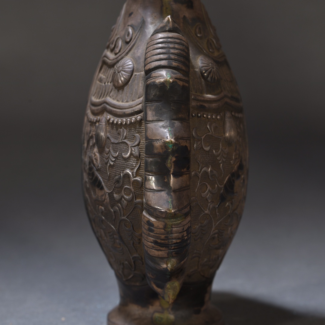 Tang Dynasty old sterling silver bottle with auspicious animal pattern cap - Image 4 of 9