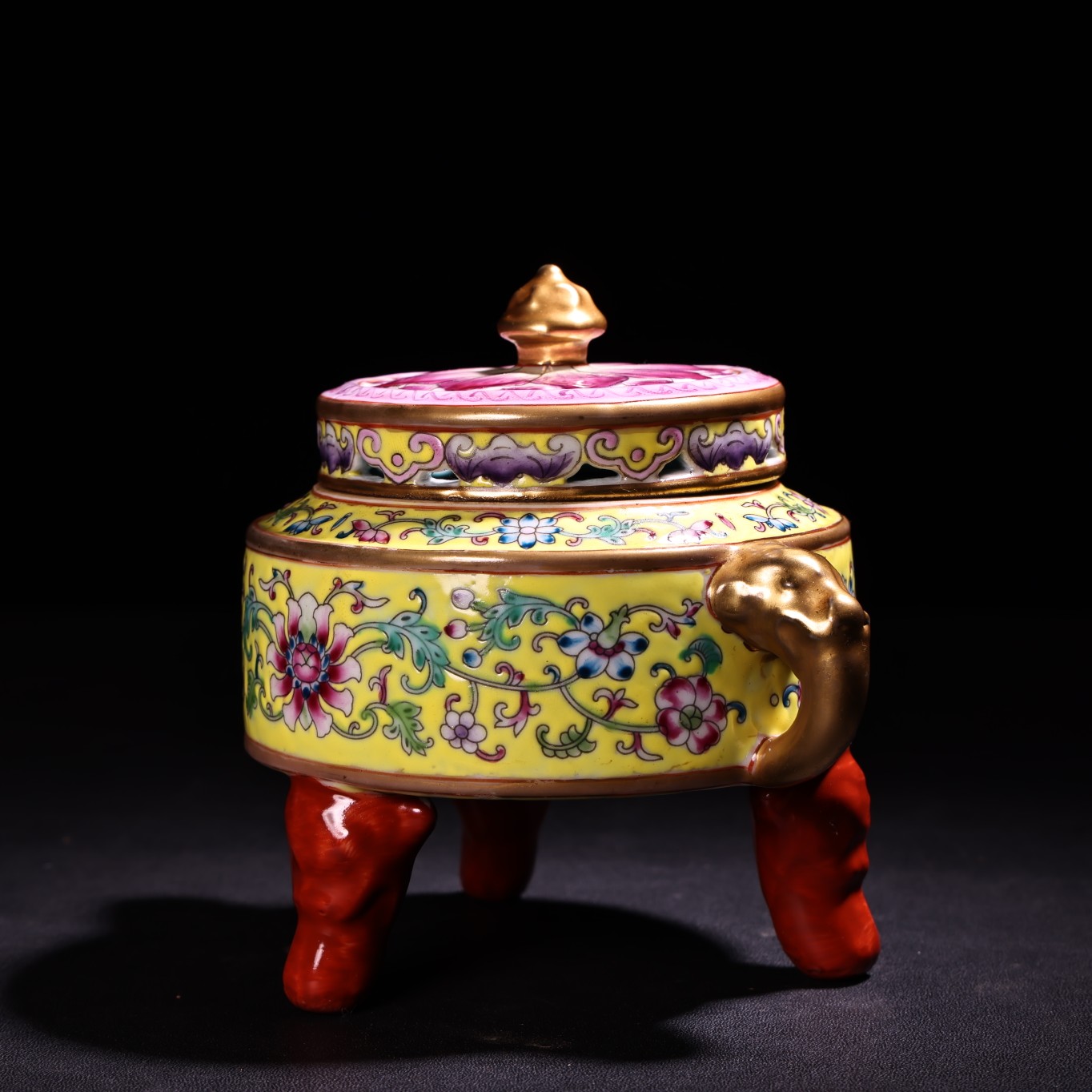 Qing Dynasty hand-painted enamel and gilt porcelain incense burner - Image 2 of 8