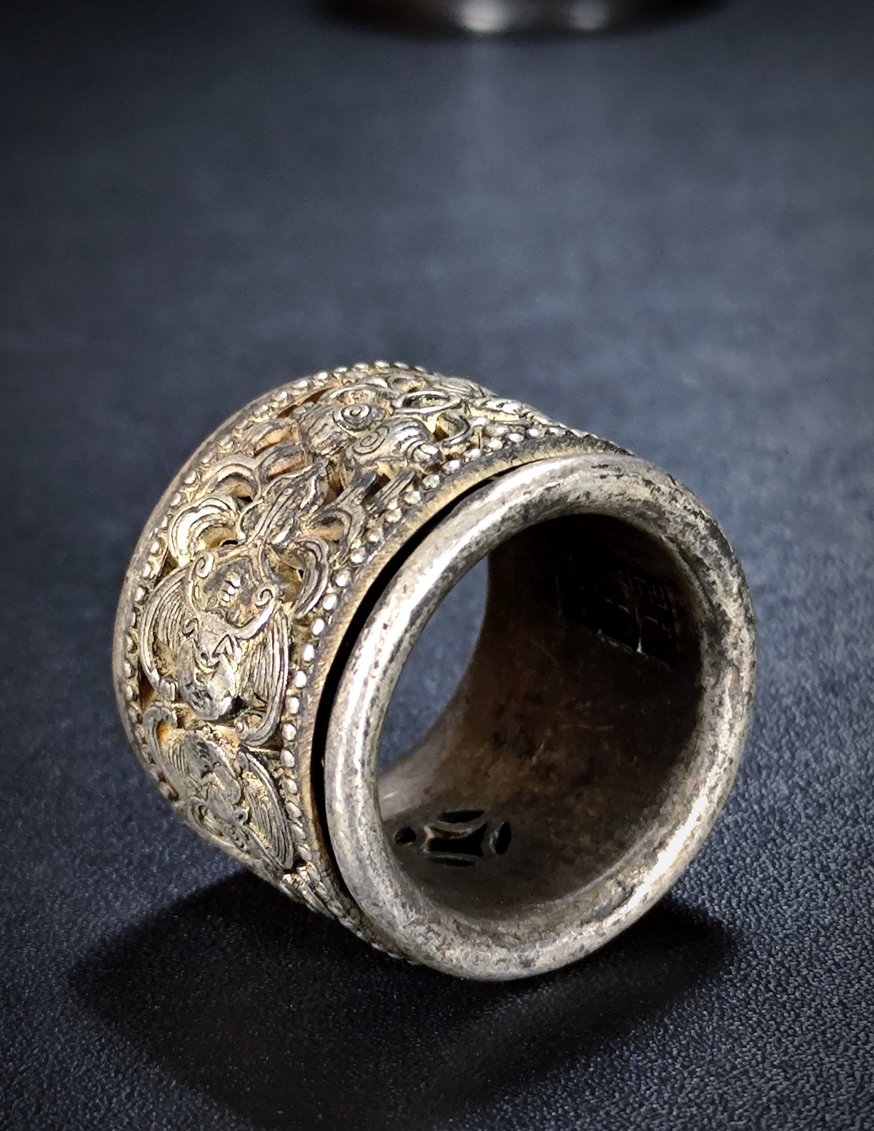 Qing Dynasty silver ring with good fortune and longevity - Image 7 of 8