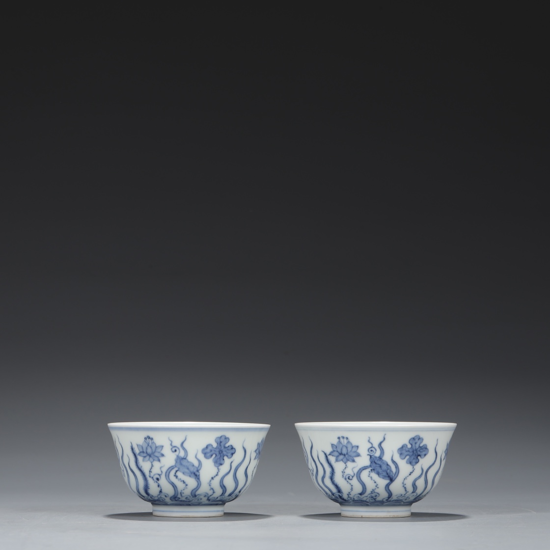 Ming Dynasty Chenghua blue and white algae pattern pair of cups - Image 5 of 7