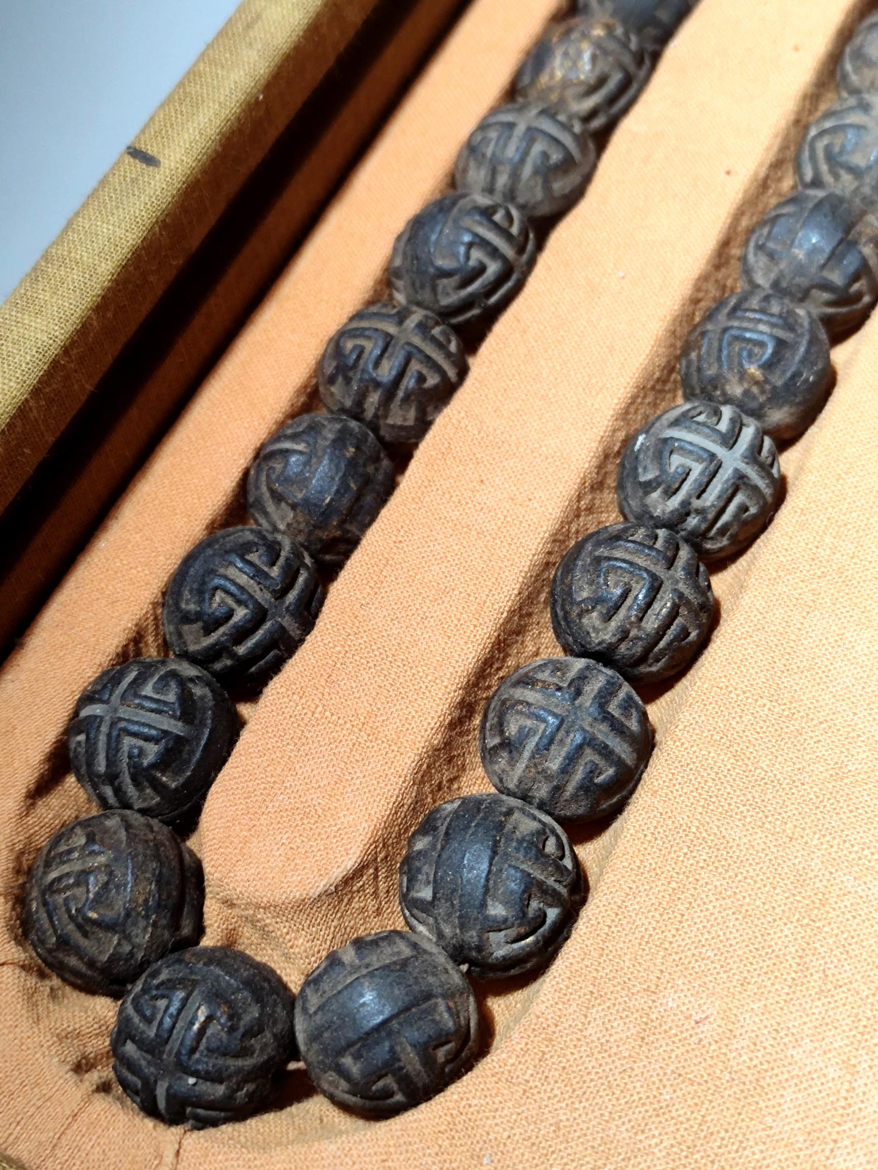 A set of agarwood beads collected by the Qing Palace - Image 7 of 9