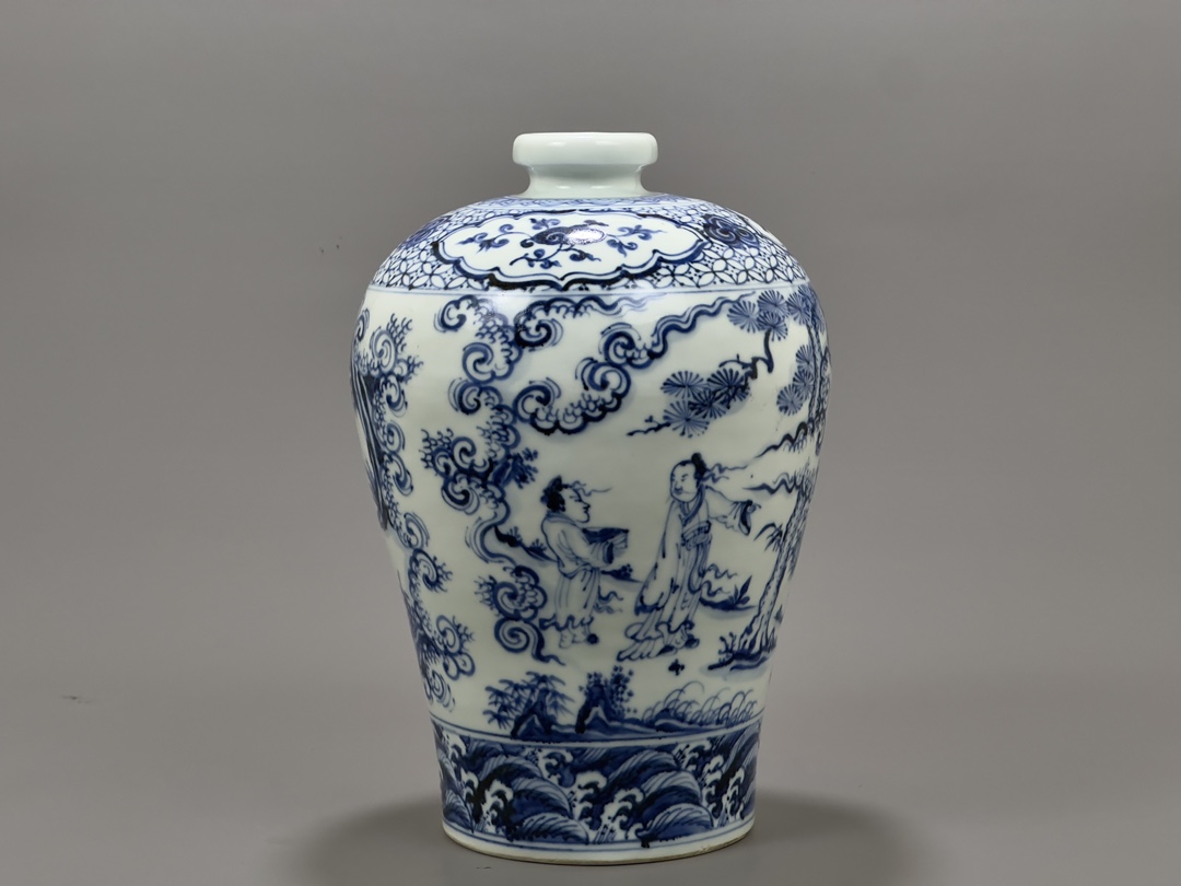 Ming Xuande blue and white plum vase with figure pattern - Image 5 of 9