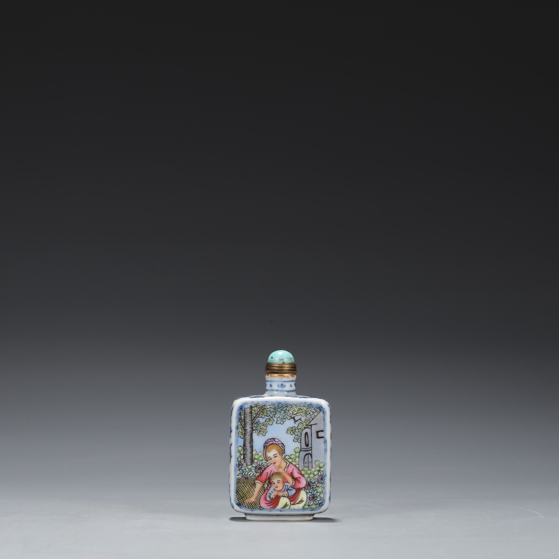 Qing Dynasty Qianlong enamel figure snuff bottle - Image 2 of 9