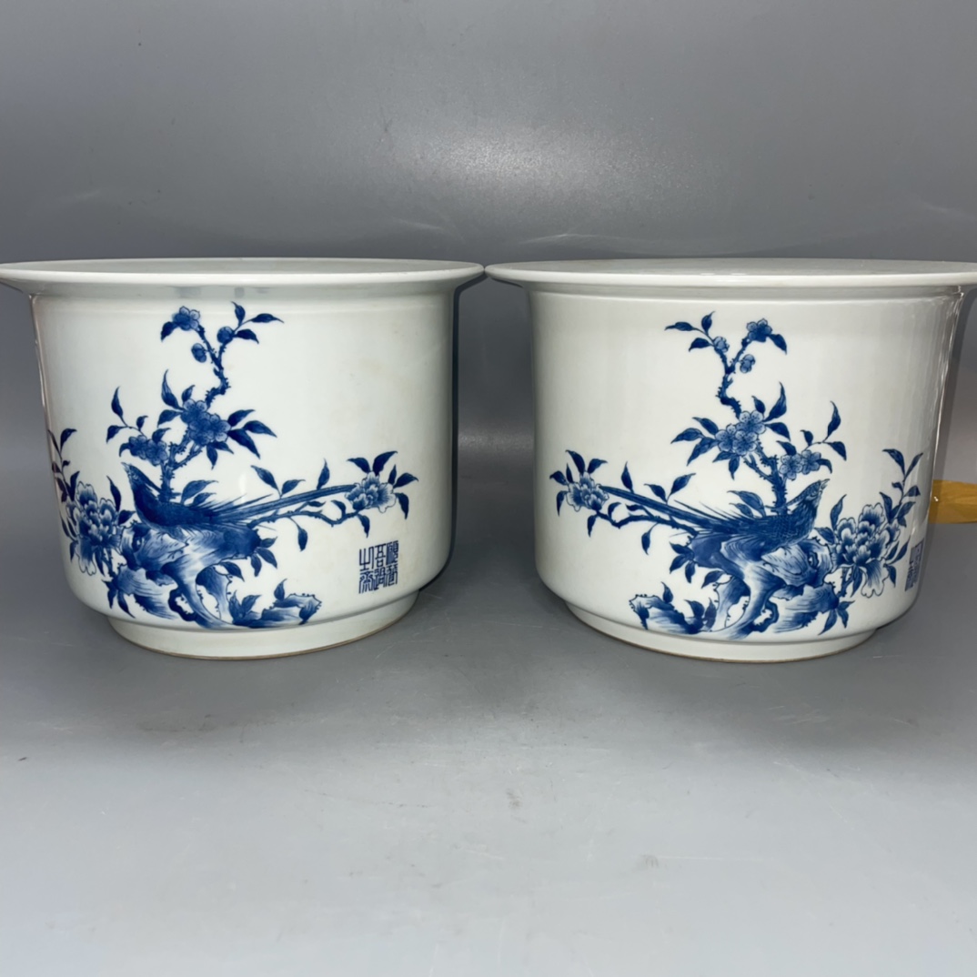 Wangbu flower and bird flower pot from the late Qing Dynasty