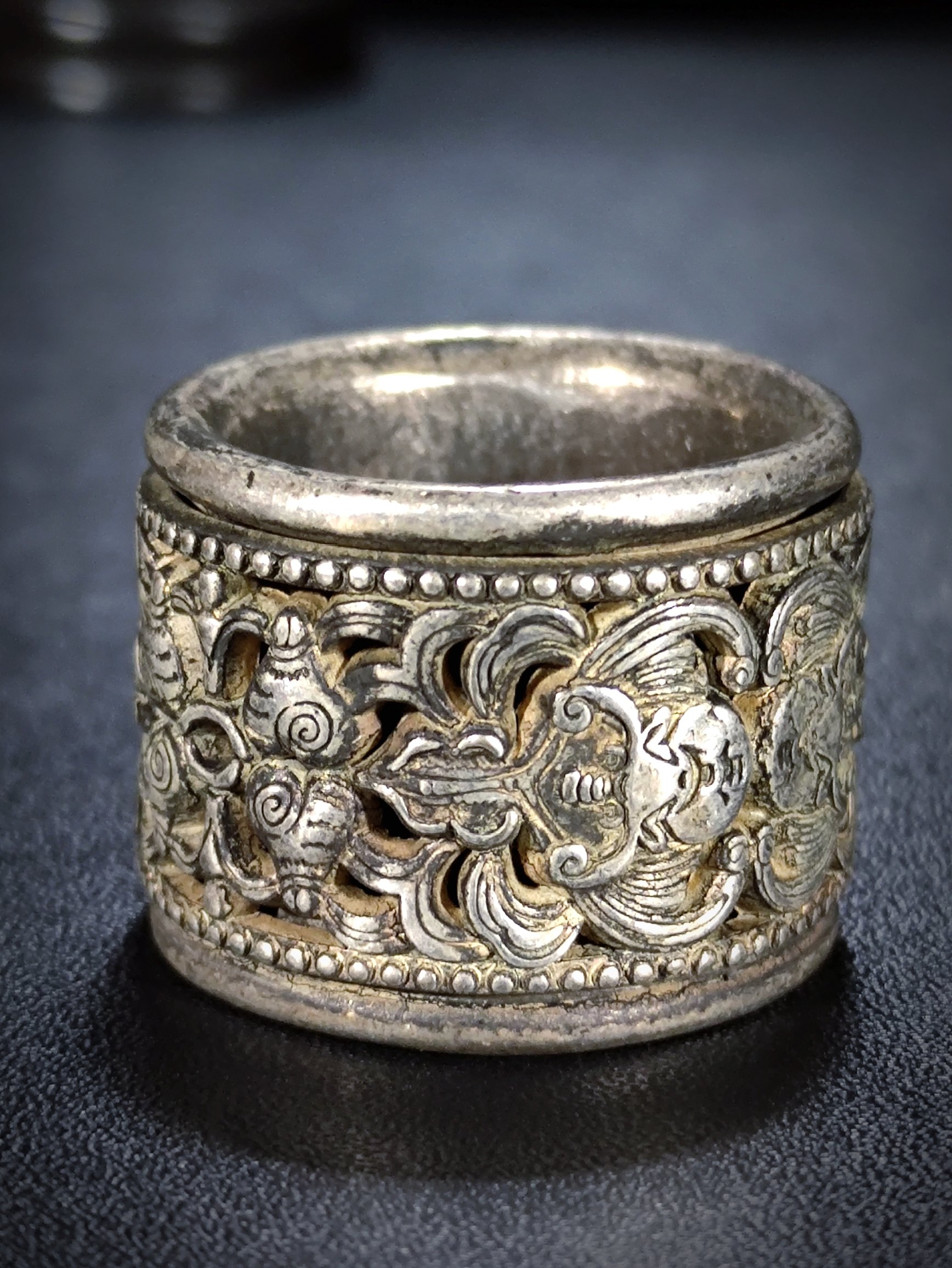 Qing Dynasty silver ring with good fortune and longevity - Image 6 of 8