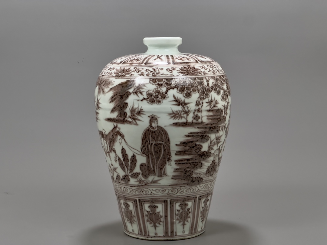 Yuan Dynasty underglaze red plum vase with character story of Xiao He chasing Han Xin under the moon - Image 6 of 9